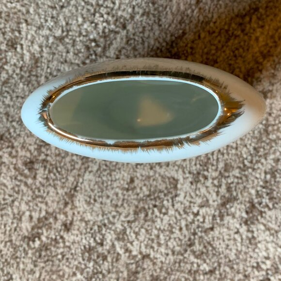 VINTAGE JAPANESE ART OF CHOKIN, 2 PCS. BLACK VASE, WHITE VASE, GOLD TRIMMED - Picture 5 of 9